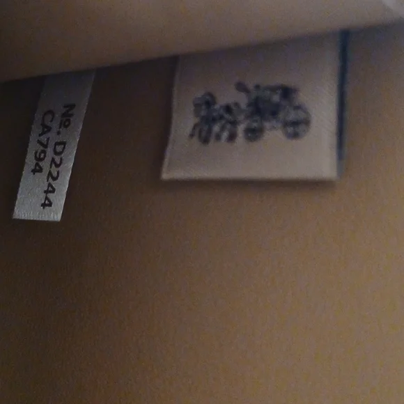 NWT COACH L Zip Card Case Wallet With Stripe Heart Print - Picture 6 of 7